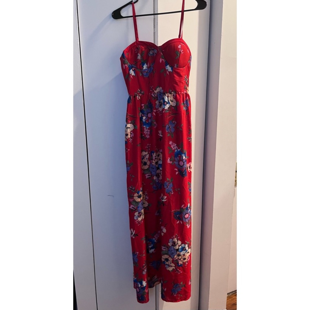 Floral maxi dress. 🌺 never worn!